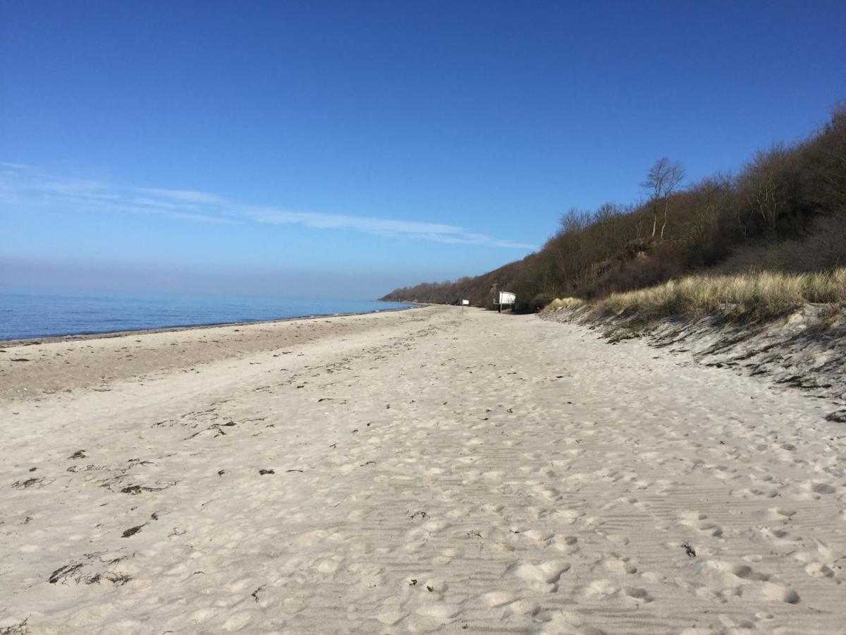 Traditionelles Reethaus direkt an der Ostsee Rerik Buitenkant foto